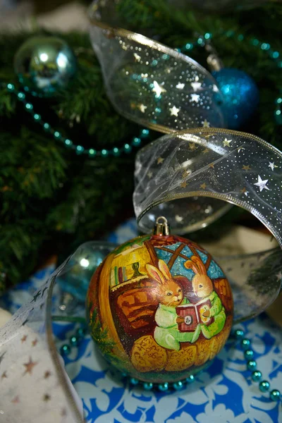 Decorações Natal Bolas Ramos Abeto Fitas Brinquedos Palha Cartões Postais — Fotografia de Stock