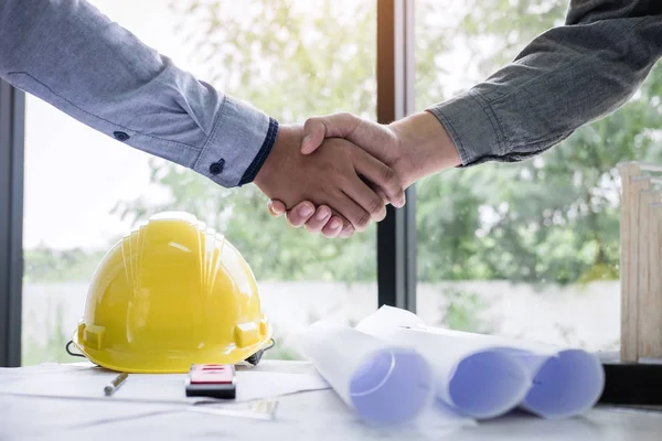 Shaking Hands Collaboration Construction Engineering Architect Discuss Blueprint While Checking — Stock Photo, Image