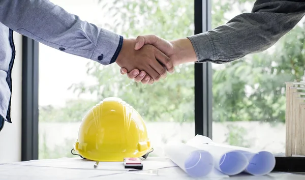 Shaking Hands Collaboration Construction Engineering Architect Discuss Blueprint While Checking — Stock Photo, Image