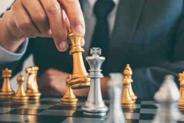 İşadamı liderlik iskambil satranç ve düşünme strateji planlamak kazasında devirmek hakkında karşı takım ve geliştirme çözümlemek için başarılı Corporate.