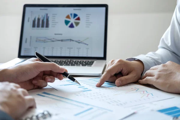 Equipo Colegas Profesionales Negocios Trabajando Analizando Con Nuevo Proyecto Finanzas — Foto de Stock