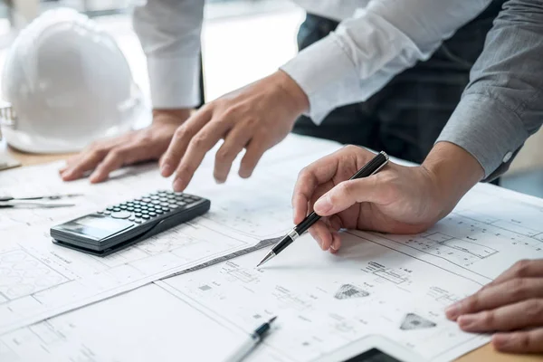 Bir plan tartışmaya mimar veya inşaat mühendislik ve