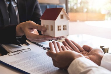 Emlakçı ev modeli agreeme açtıktan sonra göndermeden