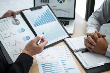 İş grubu beyin fırtınası plannin için Toplantı üzerinde tartışılması