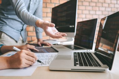 Professional Developer programcı işbirliği toplantısı ekibinin bir