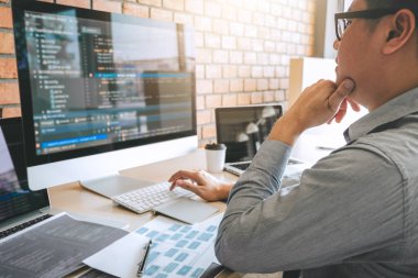 Yazılım Web sitesi des çalışma Professional Developer programcı