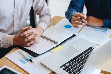 Takım arkadaşları işin birlikte, iş muhabbet wi