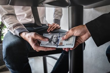 Dürüst olmayan iş yasadışı para, işadamı aldım hile