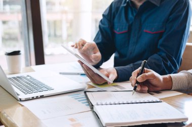 Takım arkadaşları işin birlikte, iş muhabbet wi