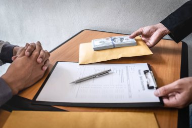 Dürüst olmayan iş yasadışı para, işadamı aldım hile