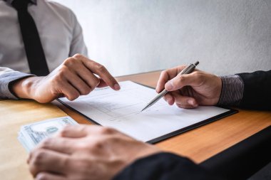 İş yasadışı para dürüst hile, İşadamı veren