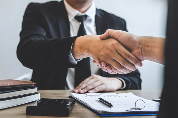 Gayrimenkul, Broker ve müşteri s başarılı anlaşma bitirme