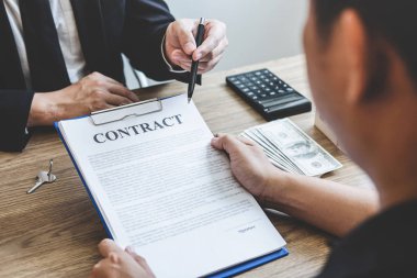 Emlakçı broker ulaşmak sözleşme formu için istemci agreem imzalama