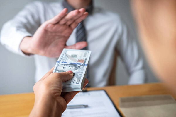 Концепция борьбы со взяточничеством и коррупцией, Отказ бизнесмена и d
