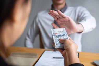 Rüşvet ve yolsuzluk kavramı, İş adamı reddeden ve d