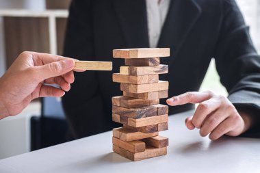 İş Hayatında Alternatif Risk ve Strateji, İş Ekibinin Eli