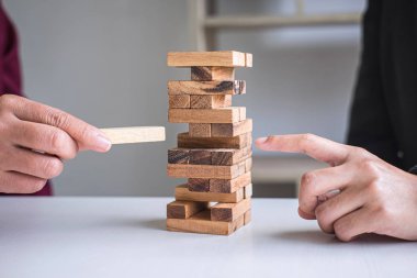 İş Hayatında Alternatif Risk ve Strateji, İş Ekibinin Eli