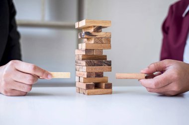 İş Hayatında Alternatif Risk ve Strateji, İş Ekibinin Eli