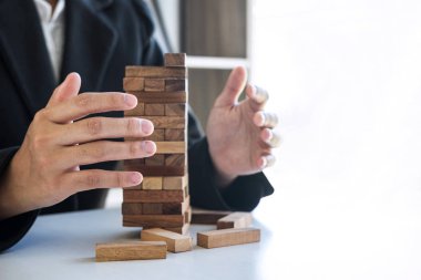 İş hayatında Alternatif Risk ve Strateji, İş kadını eli