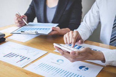 Profesyonel Yönetici iş ekibi toplantı üzerinde beyin fırtınası