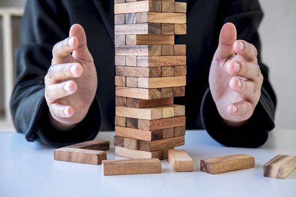 İş hayatında Alternatif Risk ve Strateji, İş kadını eli