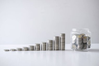 Büyüme istifleme sikke ve cam şişe (para kutusu) için Görüntüler