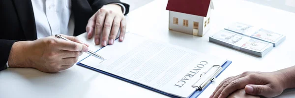 Courtier Immobilier Atteindre Formulaire Contrat Présentation Client Signature Contrat Immobilier — Photo