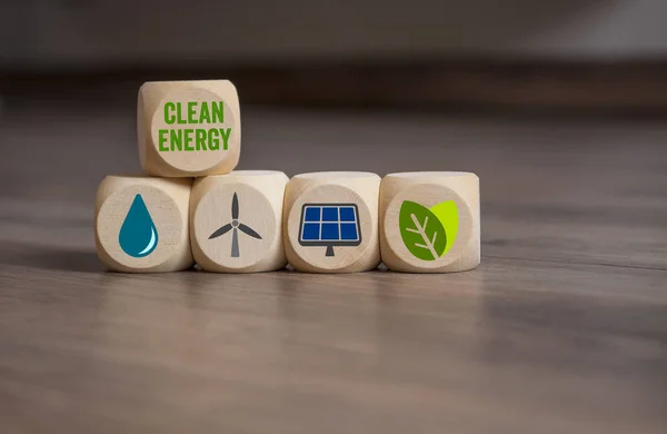 Cubos Dices Con Energía Limpia Renovable — Foto de Stock