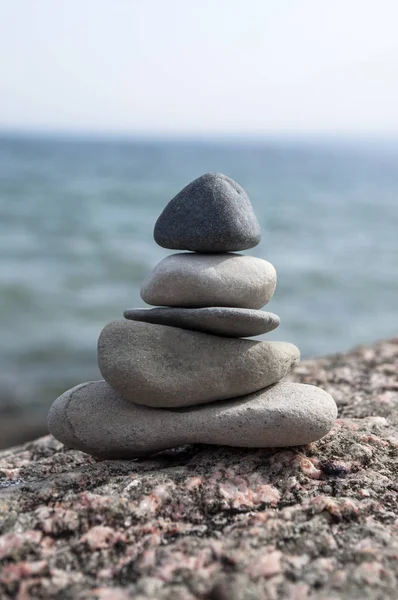 Piramide Van Stenen Met Steentjes Van Het Strand — Stockfoto