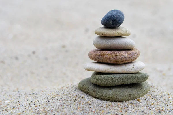 Piramide Met Steentjes Van Het Strand — Stockfoto