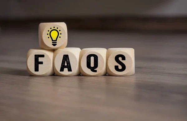 Cubos Dados Com Lâmpada Faqs — Fotografia de Stock