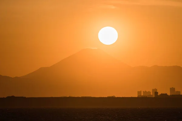 Diamond Fuji Visa Den Nedgående Solen Träffa Toppen Fuji — Stockfoto