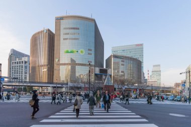 Tokyo, Japonya - 01 Şubat 2017: Cityscape Ginza bölgesinde. Yüksek son perakende alışveriş bölgesinin sunmaktadır.