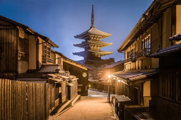 Japanese Pagoda Old Houses Snow Falling Day Kyoto Prefecture — Stock Photo, Image