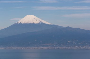 Dağ Fuji ve Suruga Körfezi Shizuoka İli, kış sezonu. Mt. Daruyama, Izu Şehir gördüm