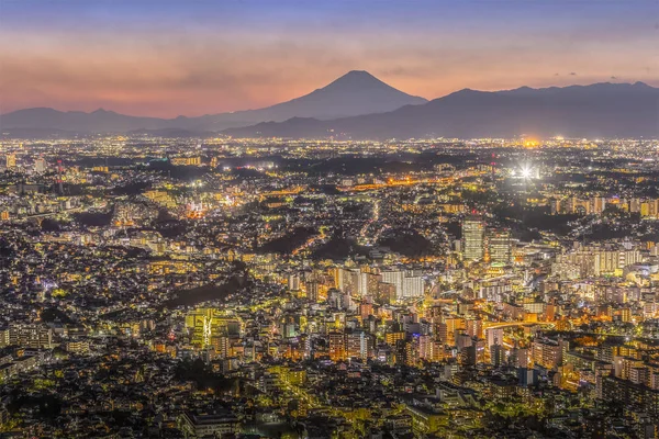 晚上的横滨和富士山 — 图库照片