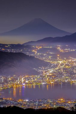 Hava Mount Fuji Mt. Takabochi görülen gece gölde Suwako ile