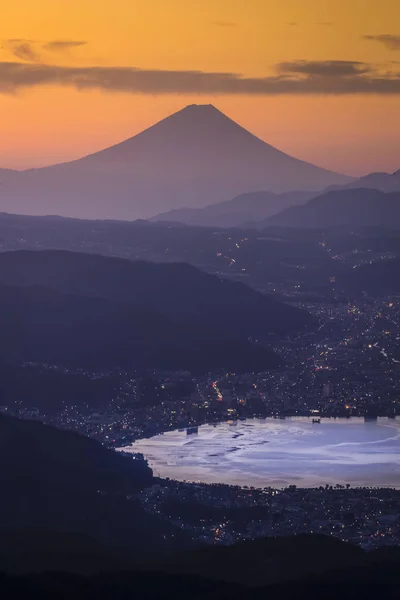 诹访子湖日出 Takabochi 与空中富士山 — 图库照片