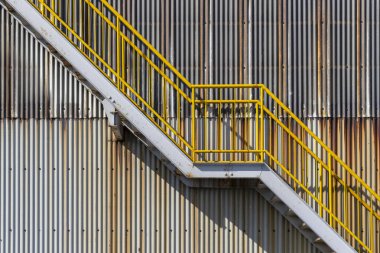 Yangın çıkışları eski fabrika dışında