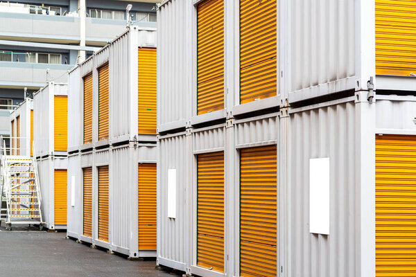 Внешняя атмосфера небольшого помещения для хранения напрокат