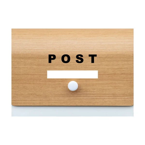 白い背景に隔離された茶色の木製のメールボックス — ストック写真