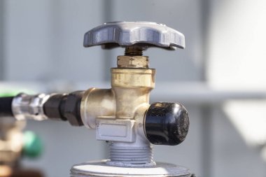 Yakın gaz tankı açma