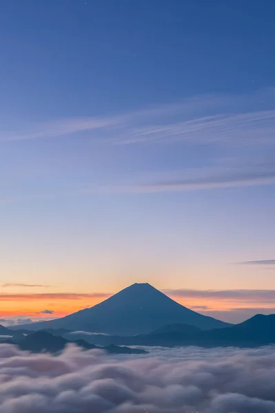 Dağ Fuji Üst Bahar Bulut Ile — Stok fotoğraf