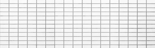 現代の白レンガタイル壁テクスチャの背景のパノラマ — ストック写真