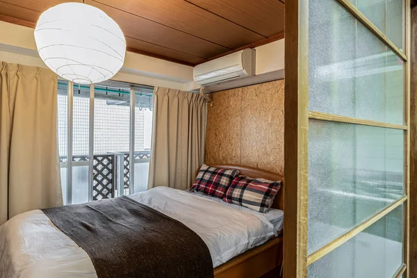 Маленькая Кровать Спальне Деревянном Доме Японском Стиле — стоковое фото