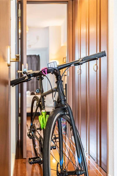Kerékpár Helyét Házban Tárolják — Stock Fotó