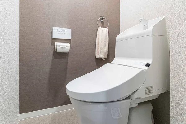Modern Automatisk Toalett Liten Toalett Ett Trähus — Stockfoto
