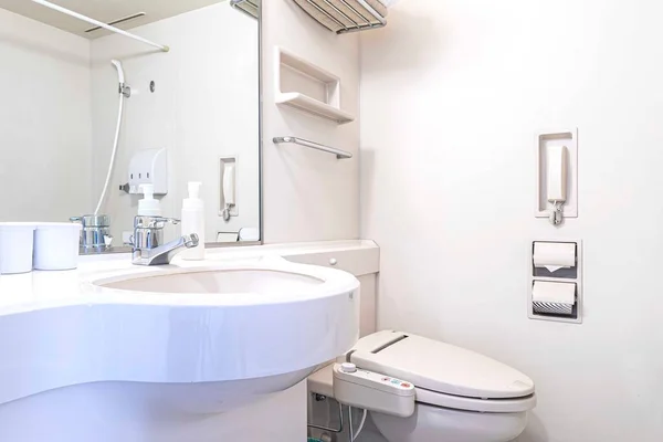 Modern Automatisch Toilet Een Klein Toilet Een Houten Huis — Stockfoto