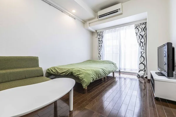 Tempat Tidur Tunggal Kamar Tidur Kecil Modern Apartemen — Stok Foto