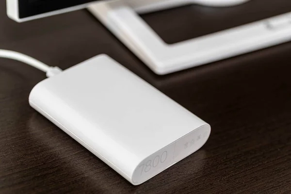 Power Bank Pengisian Lampu Meja Kantor — Stok Foto